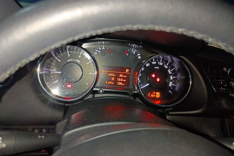 Used Peugeot 3008 2015 2.0L Automatic Trend Edition Instrument Cluster