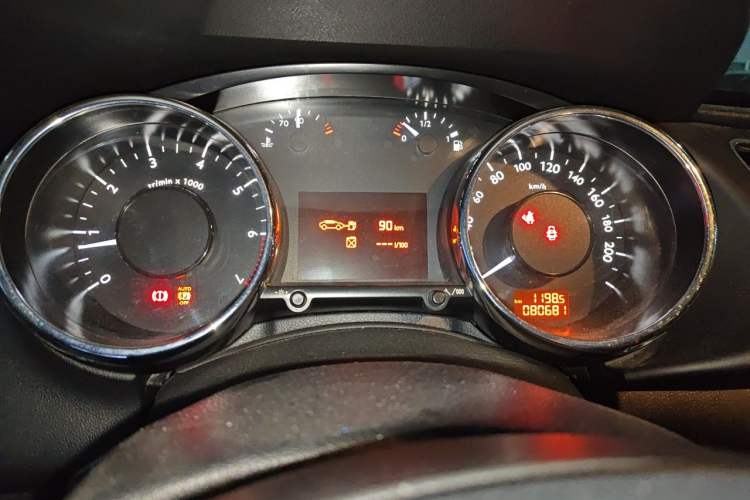 Used Peugeot 3008 2015 2.0L Manual Classic Edition Instrument Cluster