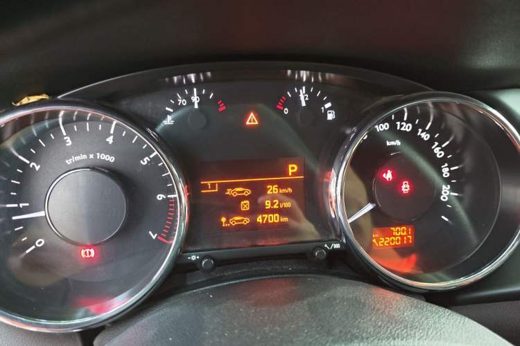 Used Peugeot 3008 2015 1.6THP Automatic Prestige Edition Instrument Cluster