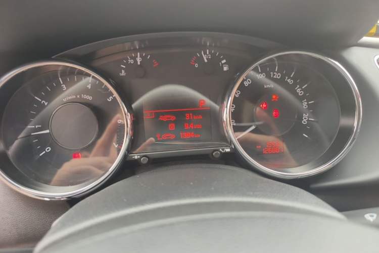Used Peugeot 3008 2015 1.6THP Automatic Classic Edition Instrument Cluster