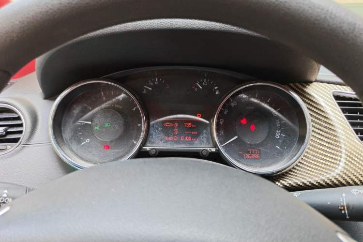 Used Peugeot 3008 2015 1.6THP Automatic Classic Edition Instrument Cluster