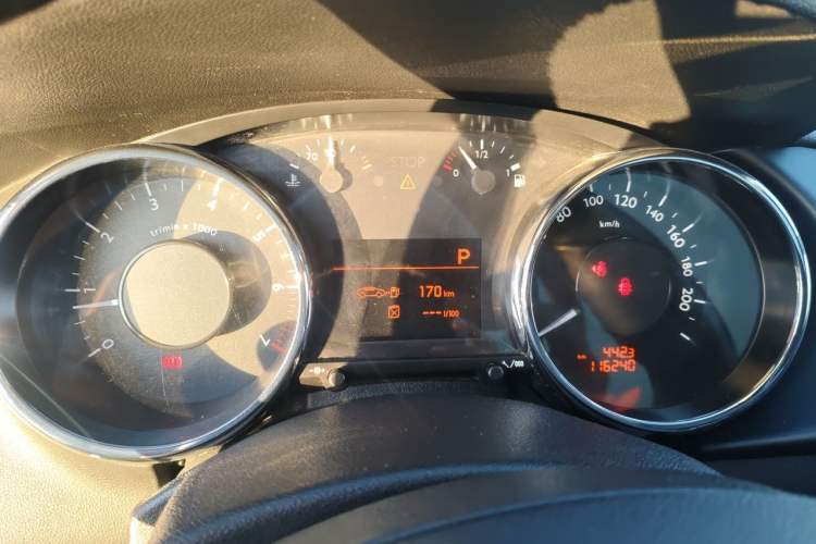 Used Peugeot 3008 2015 2.0L Automatic Trend Edition Instrument Cluster