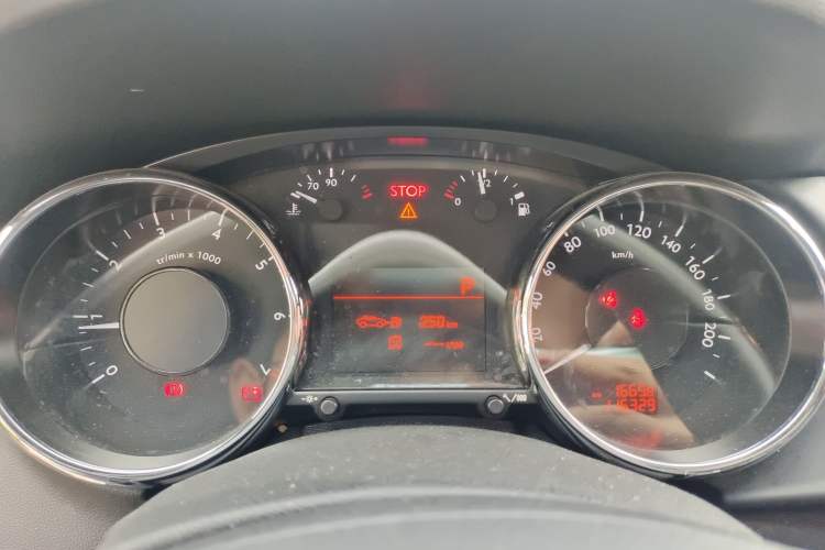 Used Peugeot 3008 2015 2.0L Automatic Trend Edition Instrument Cluster