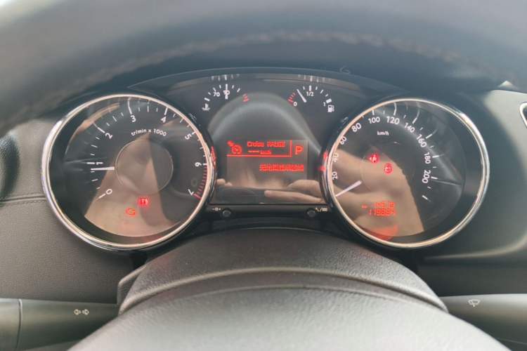 Used Peugeot 3008 2015 1.6THP Automatic Prestige Edition Instrument Cluster