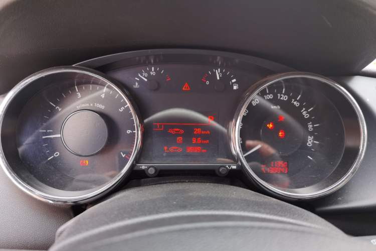 Used Peugeot 3008 2015 2.0L Automatic Classic Edition Instrument Cluster