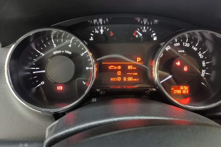 Used Peugeot 3008 2015 1.6THP Automatic Prestige Edition Instrument Cluster