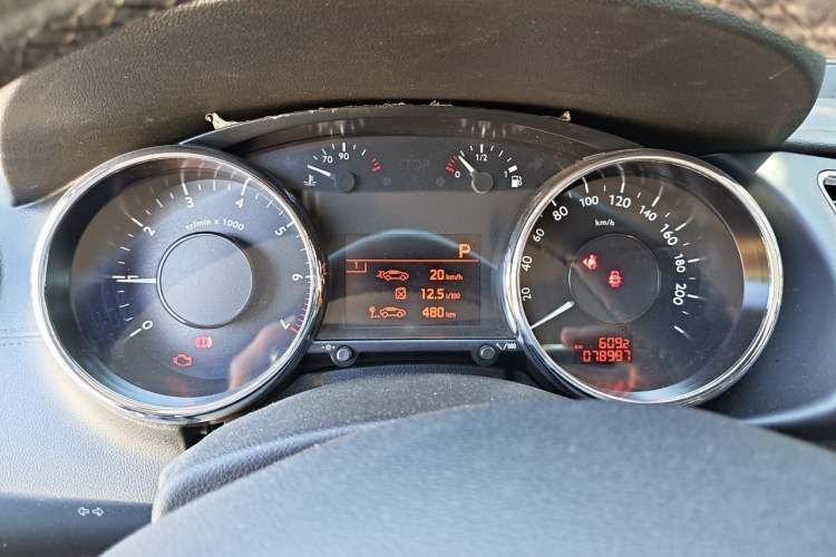 Used Peugeot 3008 2015 2.0L Automatic Trend Edition Instrument Cluster