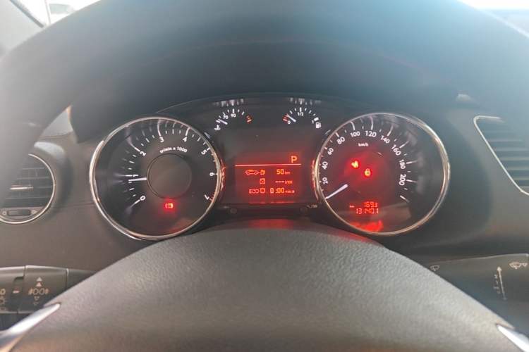 Used Peugeot 3008 2015 1.6THP Automatic Classic Edition Instrument Cluster