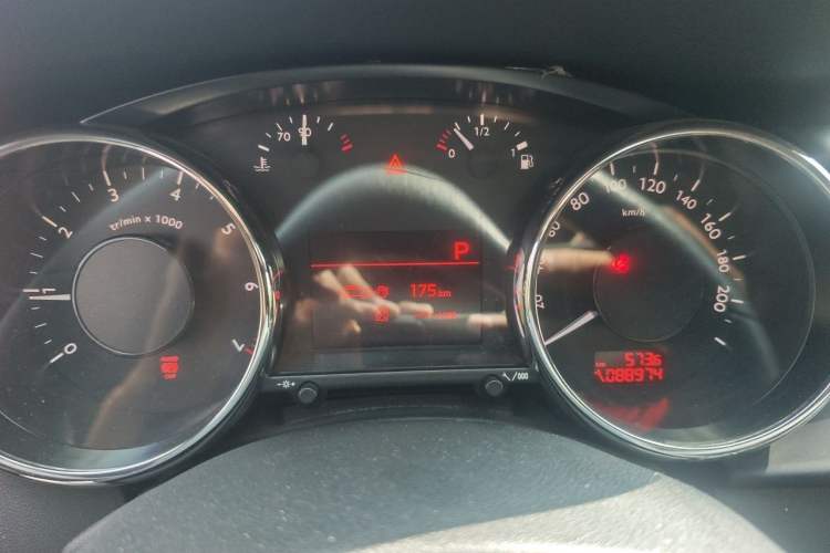 Used Peugeot 3008 2015 2.0L Automatic Classic Edition Instrument Cluster