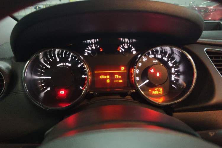 Used Peugeot 3008 2015 2.0L Automatic Classic Edition Instrument Cluster