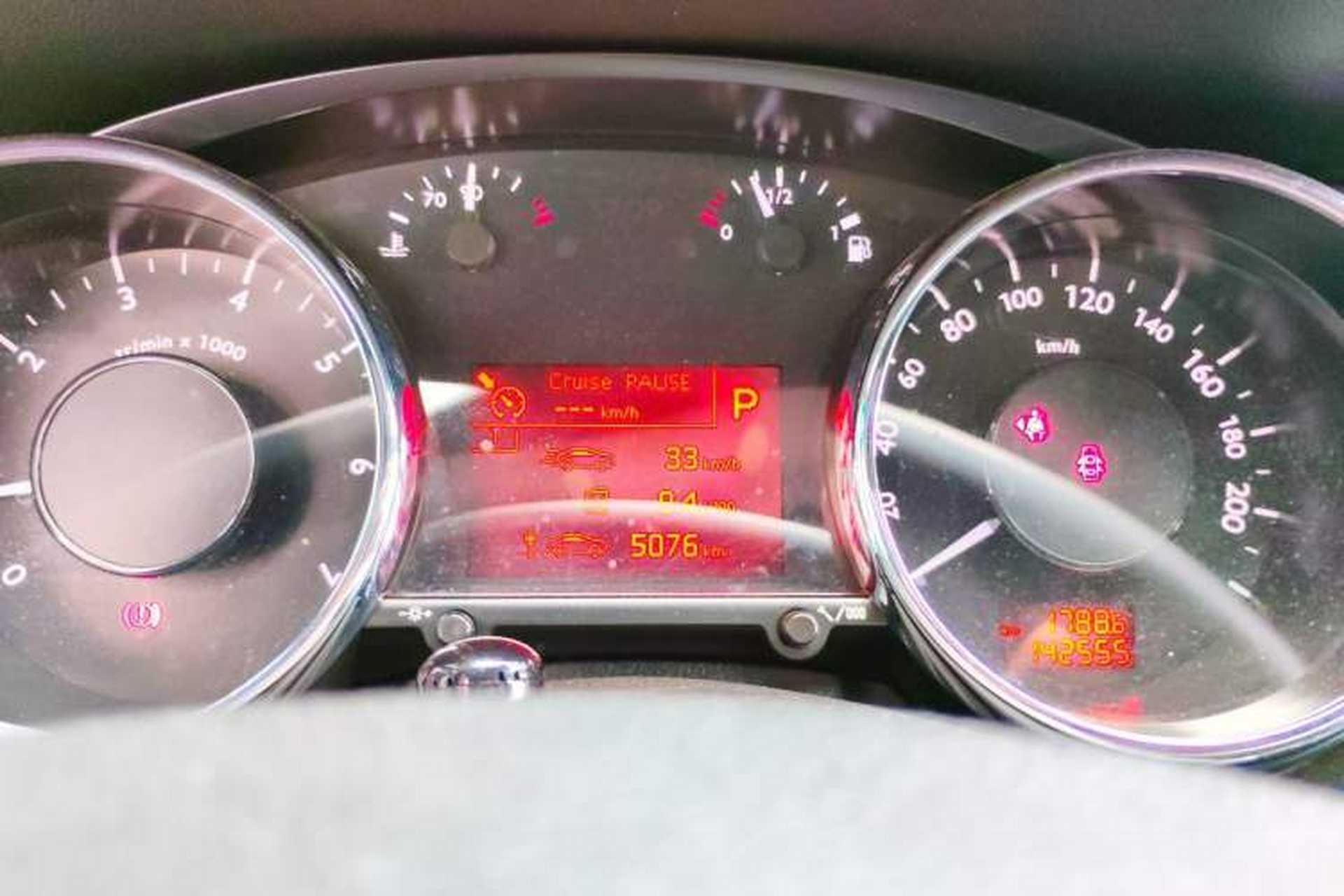 Used Peugeot 3008 2015 2.0L Automatic Trend Edition Instrument Cluster