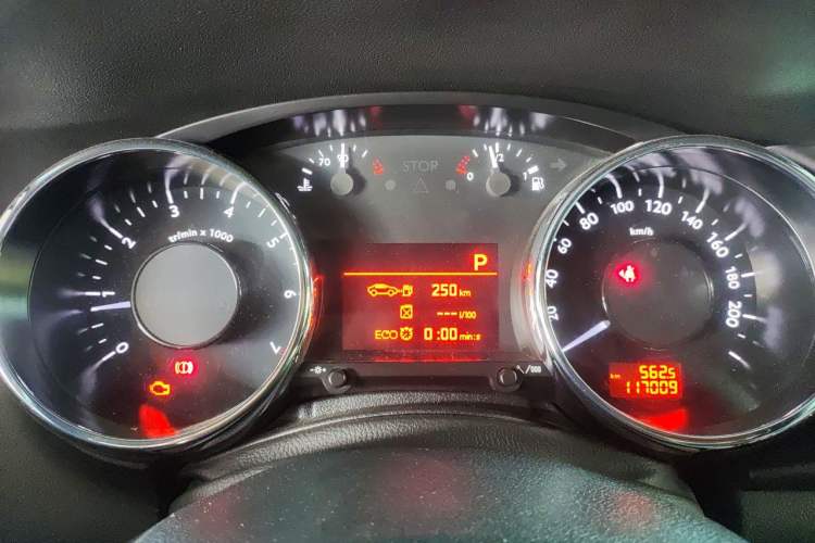 Used Peugeot 3008 2015 1.6THP Automatic Classic Edition Instrument Cluster