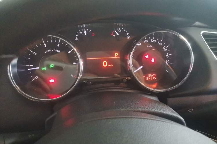 Used Peugeot 3008 2015 2.0L Automatic Classic Edition Instrument Cluster