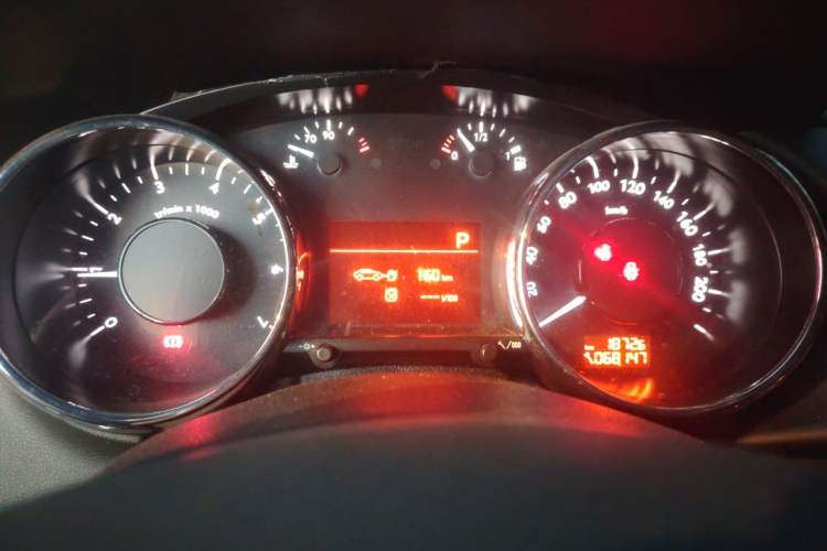 Used Peugeot 3008 2015 2.0L Automatic Classic Edition Instrument Cluster