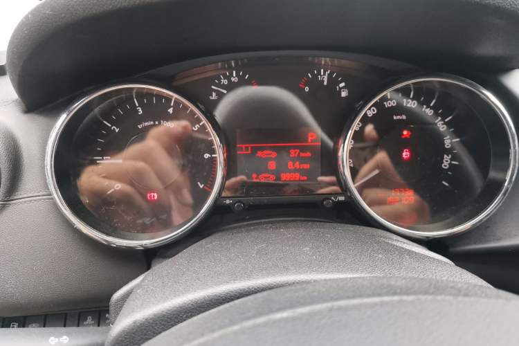 Used Peugeot 3008 2015 2.0L Automatic Classic Edition Instrument Cluster