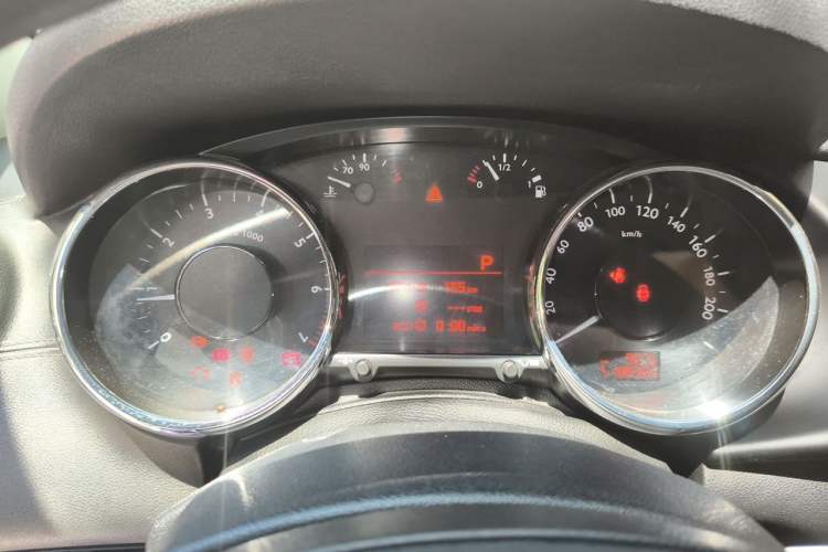 Used Peugeot 3008 2015 1.6THP Automatic Classic Edition Instrument Cluster