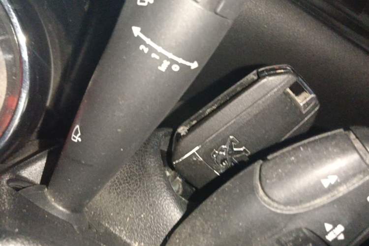 Used Peugeot 3008 2015 2.0L Automatic Classic Edition Interior 1