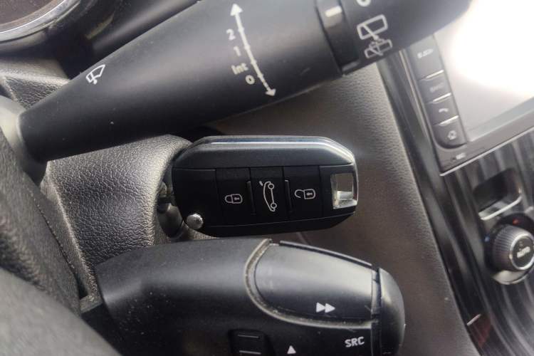 Used Peugeot 3008 2015 1.6THP Automatic Trend Edition Interior 1