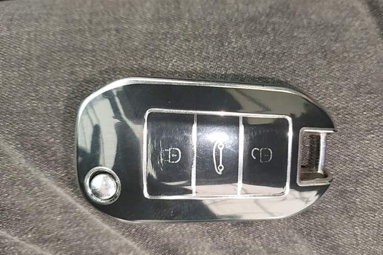 Used Peugeot 3008 2015 2.0L Automatic Trend Edition Interior 1