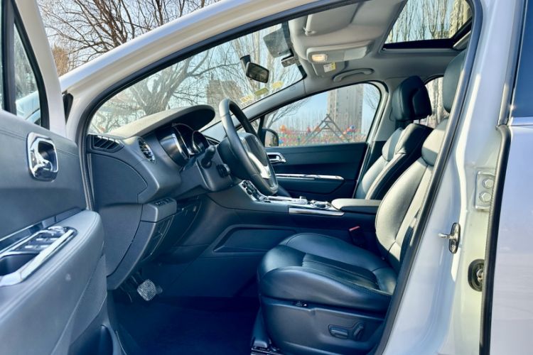 Used Peugeot 3008 2015 1.6THP Automatic Trend Edition Interior 10