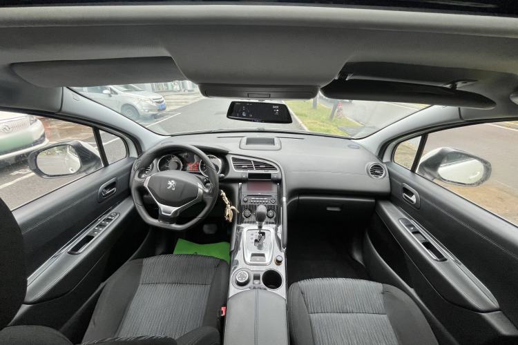 Used Peugeot 3008 2015 1.6THP Automatic Classic Edition Interior 2