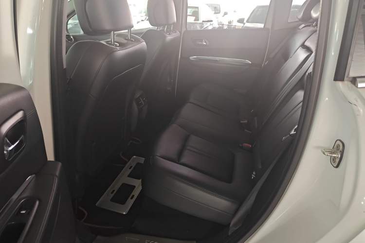 Used Peugeot 3008 2015 1.6THP Automatic Prestige Edition Interior 2