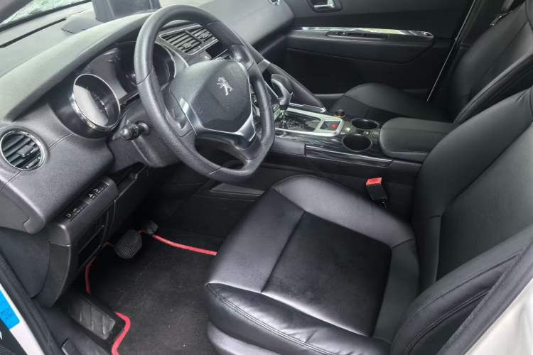 Used Peugeot 3008 2015 2.0L Automatic Classic Edition Interior 2