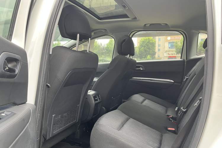 Used Peugeot 3008 2015 1.6THP Automatic Classic Edition Interior 4