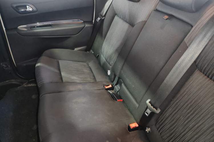 Used Peugeot 3008 2015 2.0L Automatic Classic Edition Interior 4