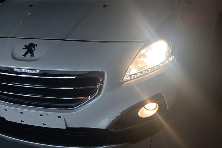 Used Peugeot 3008 2015 2.0L Automatic Classic Edition Left Front Headlight