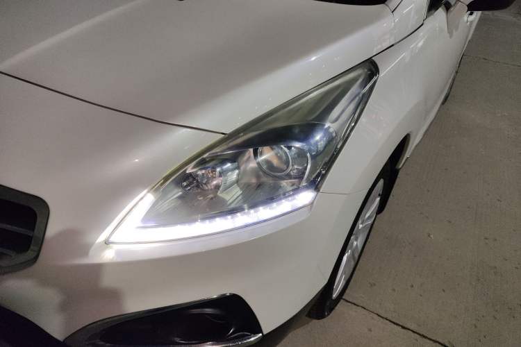 Used Peugeot 3008 2015 2.0L Manual Classic Edition Left Front Headlight