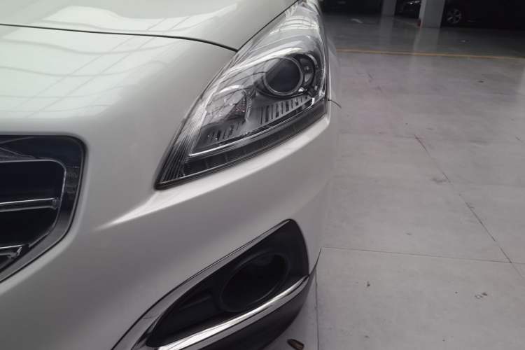 Used Peugeot 3008 2015 2.0L Automatic Trend Edition Left Front Headlight