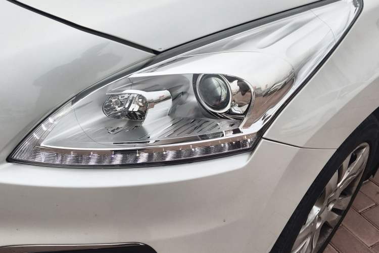 Used Peugeot 3008 2015 1.6THP Automatic Prestige Edition Left Front Headlight
