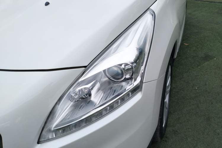 Used Peugeot 3008 2015 2.0L Automatic Classic Edition Left Front Headlight