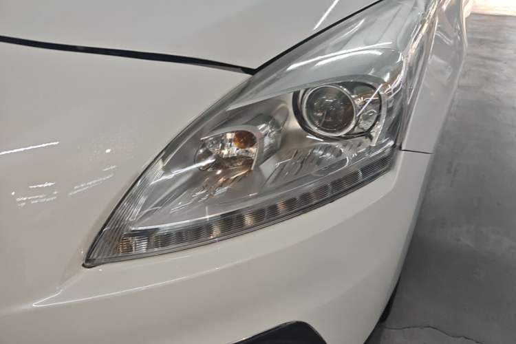 Used Peugeot 3008 2015 2.0L Automatic Classic Edition Left Front Headlight