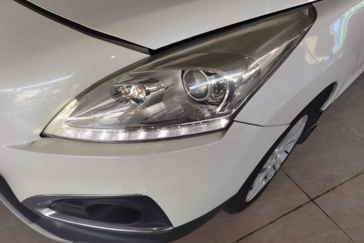 Used Peugeot 3008 2015 1.6THP Automatic Trend Edition Left Front Headlight