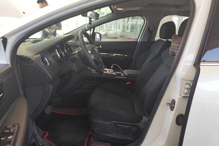 Used Peugeot 3008 2015 1.6THP Automatic Classic Edition Left Front Seat