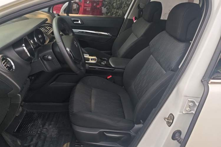 Used Peugeot 3008 2015 1.6THP Automatic Classic Edition Left Front Seat