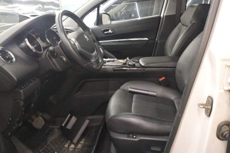 Used Peugeot 3008 2015 1.6THP Automatic Trend Edition Left Front Seat