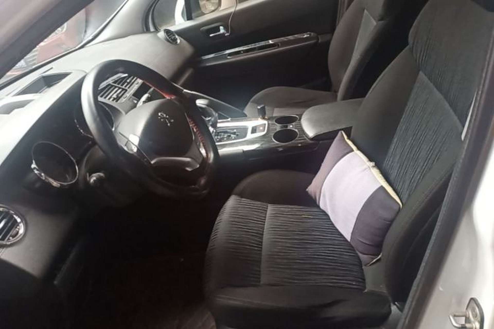 Used Peugeot 3008 2015 2.0L Automatic Classic Edition Left Front Seat