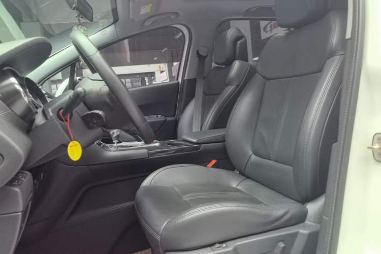 Used Peugeot 3008 2015 2.0L Automatic Trend Edition Left Front Seat