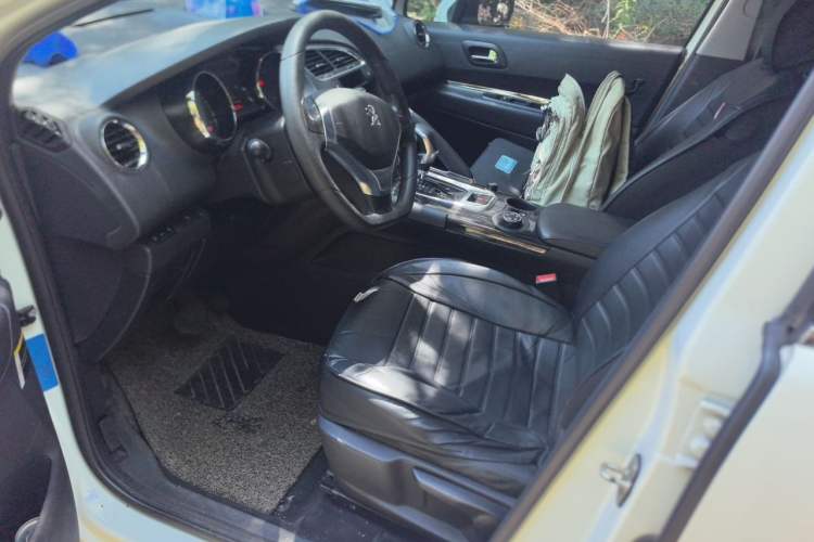 Used Peugeot 3008 2015 1.6THP Automatic Classic Edition Left Front Seat