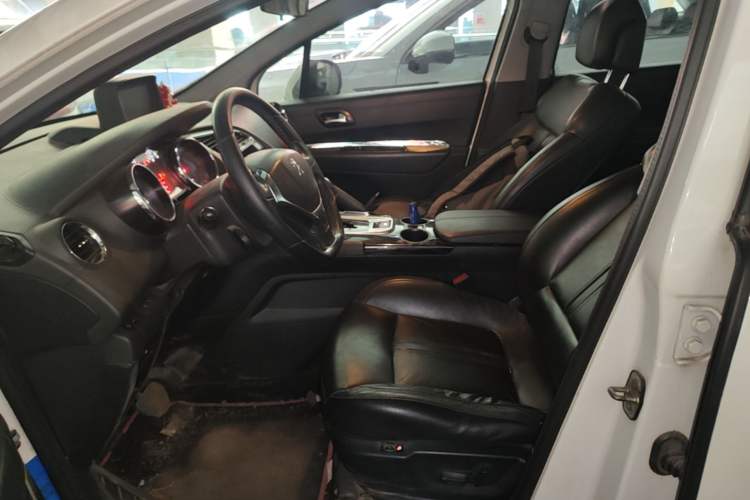 Used Peugeot 3008 2015 2.0L Automatic Trend Edition Left Front Seat