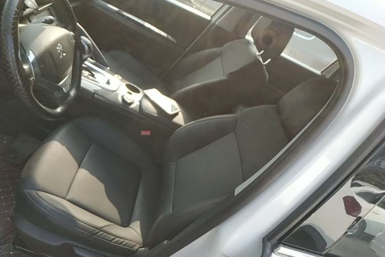 Used Peugeot 3008 2015 1.6THP Automatic Classic Edition Left Front Seat