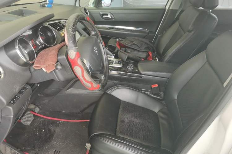 Used Peugeot 3008 2015 1.6THP Automatic Classic Edition Left Front Seat