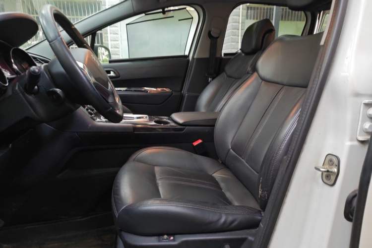 Used Peugeot 3008 2015 2.0L Automatic Trend Edition Left Front Seat