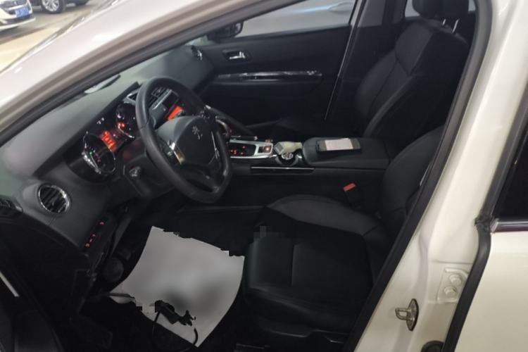Used Peugeot 3008 2015 1.6THP Automatic Classic Edition Left Front Seat