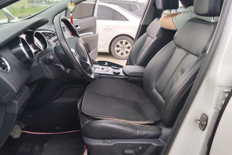 Used Peugeot 3008 2015 1.6THP Automatic Prestige Edition Left Front Seat
