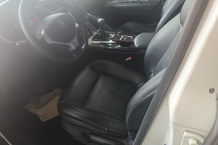 Used Peugeot 3008 2015 2.0L Manual Classic Edition Left Front Seat