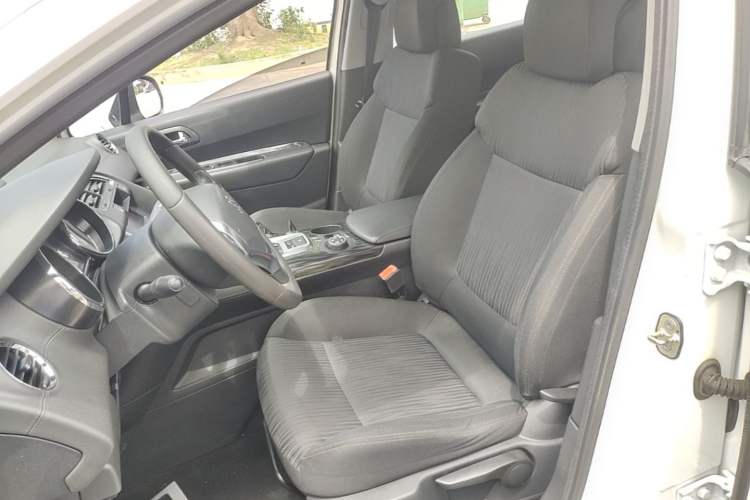 Used Peugeot 3008 2015 1.6THP Automatic Classic Edition Left Front Seat